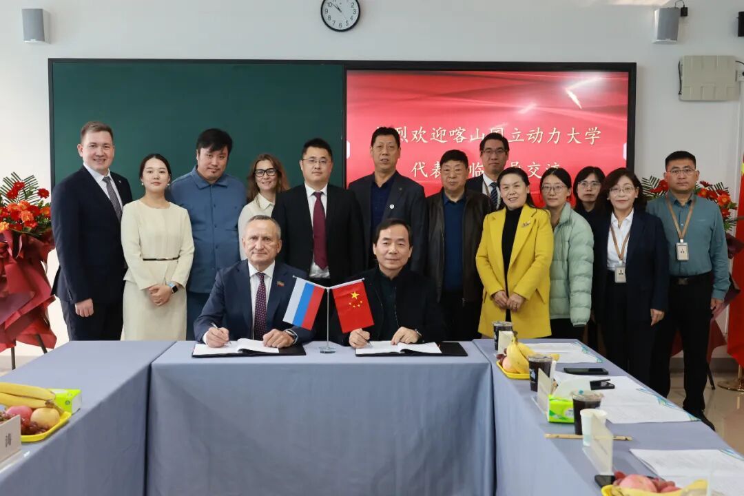 Copyright © 亚英与利物浦
