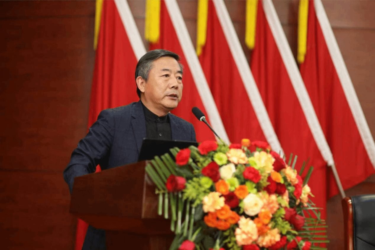希望新一届理事会进一步凝聚各方智慧