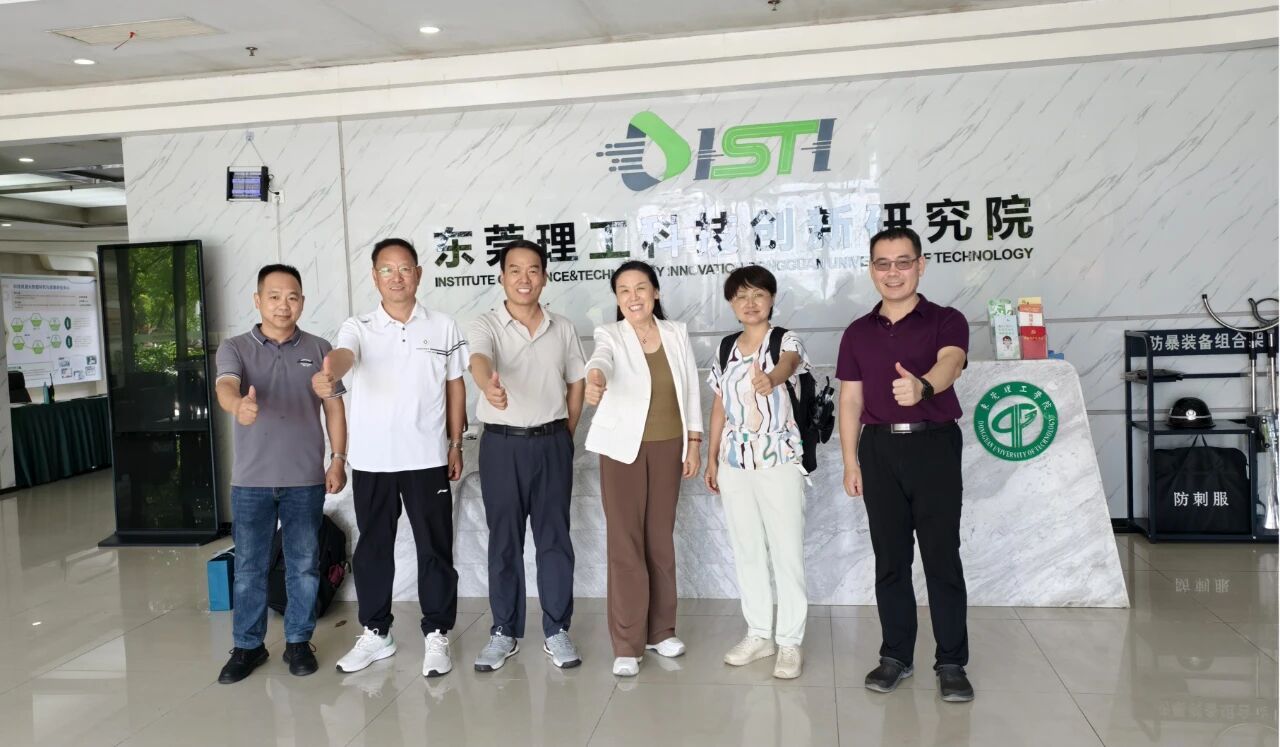调研组先后走访深圳职业技术大学