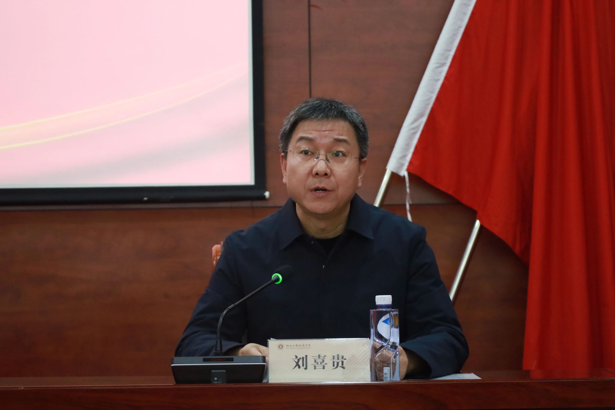 亚英体育官网手机版登录工作处处长（武
